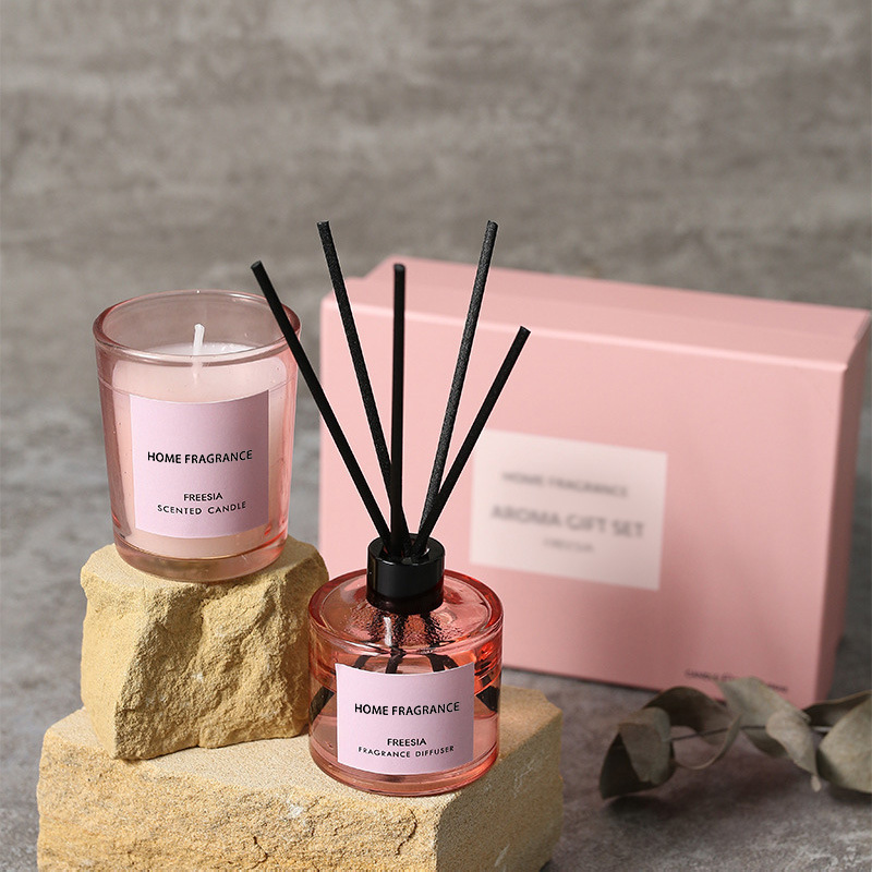 Home Fragrance Diffuser Refills - ชุดของขวัญพรีเมียม ประกอบด้วยก้านไม้หอมและเทียนหอม กลิ่นหอมติดทนนาน ใช้เติมได้ เหมาะสำหรับบ้าน สำนักงาน