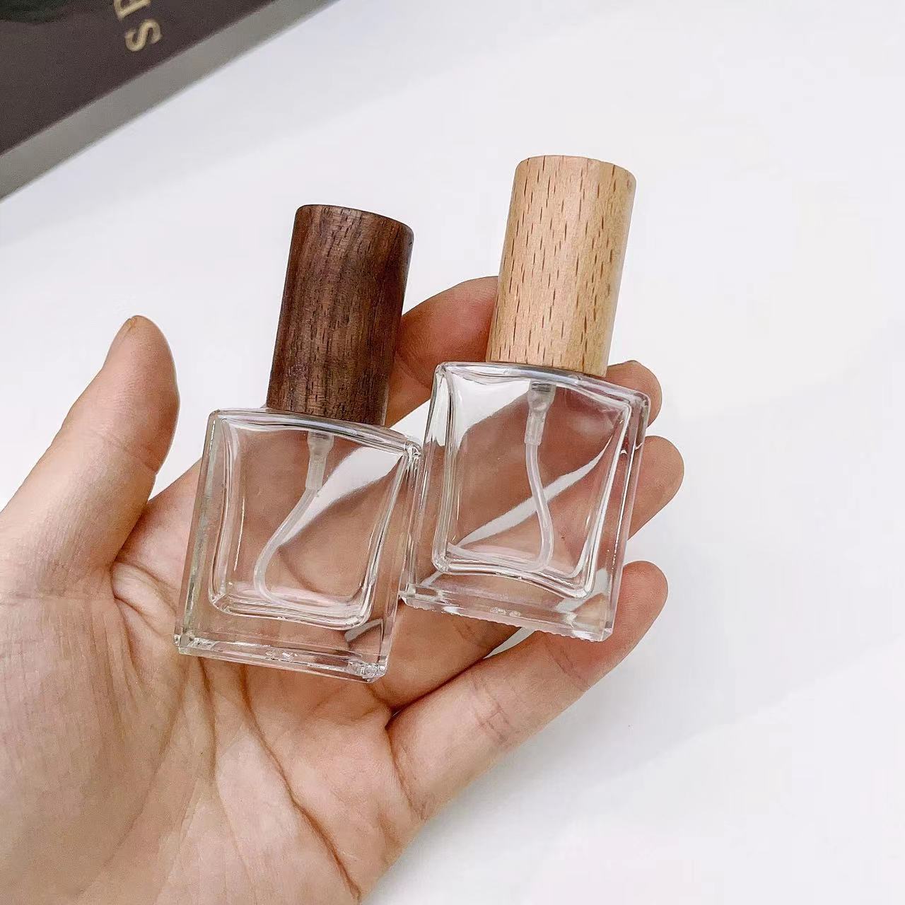 Perfume Atomizer Travel - ขวดสเปรย์น้ำหอมแก้วใสหนา10มล. พร้อมฝาไม้ขวดสี่เหลี่ยมแบบพกพาหัวฉีดน้ำหอมเปล่า